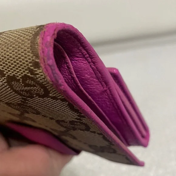 Gucci Tan and Pink Monogram Wallet - Picture 6 of 15